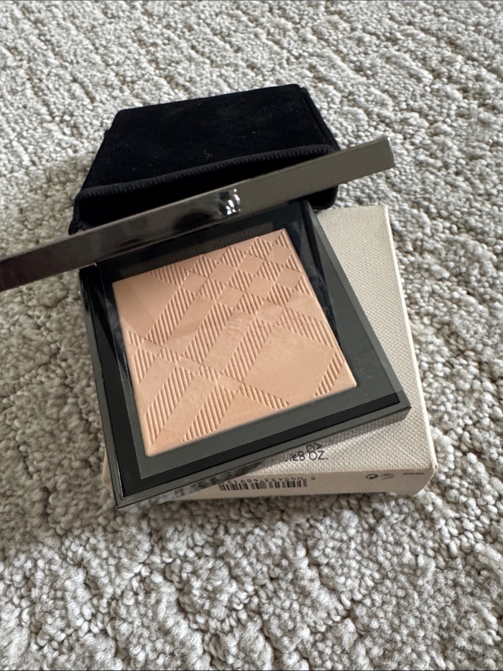 NIB Burberry Nude Powder in Porcelain No. 11